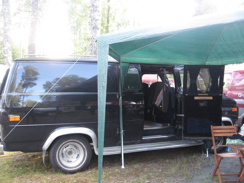 600x450 pixels (105K)